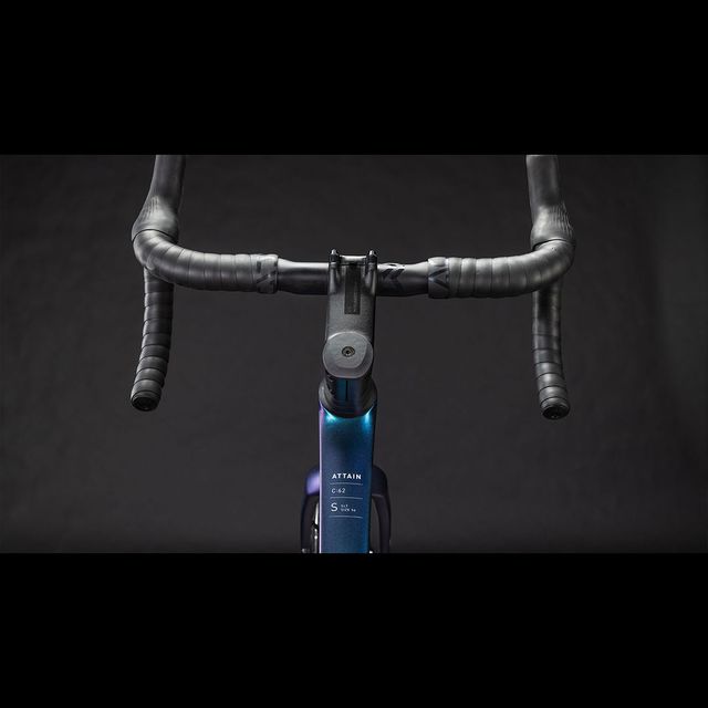 CUBE Attain C:62 SLT maantiepyörä